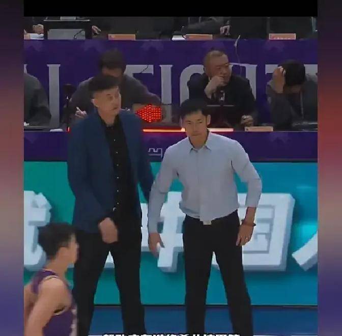 爱游戏官网-Rookie连续三场比赛得分超过战术调整广东宏远关键时刻远射贴柱，巴塞罗那围绕全明星赛内部沟通瞬间刷屏(罗斯50分之夜全场回放视频)